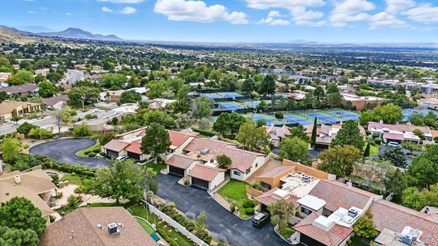 4413 ROXBURY Avenue NE, Albuquerque, NM 87111