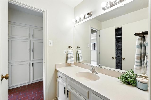 4413 ROXBURY Avenue NE, Albuquerque, NM 87111