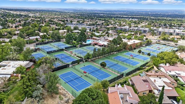 4413 ROXBURY Avenue NE, Albuquerque, NM 87111