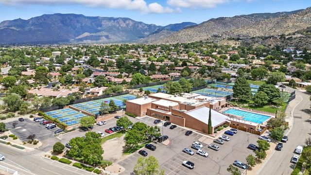 4413 ROXBURY Avenue NE, Albuquerque, NM 87111