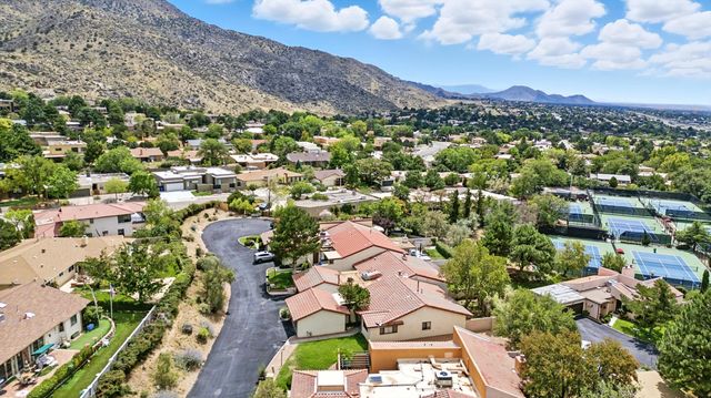 4413 ROXBURY Avenue NE, Albuquerque, NM 87111