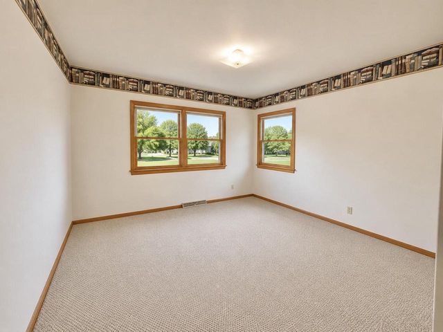 875 Anthony LANE, Brookfield, WI 53045