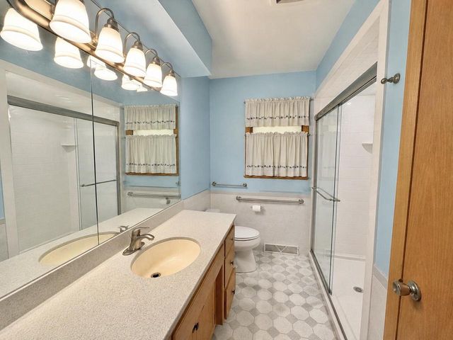 875 Anthony LANE, Brookfield, WI 53045