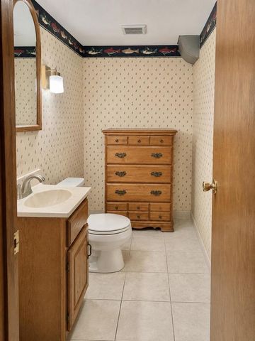 875 Anthony LANE, Brookfield, WI 53045