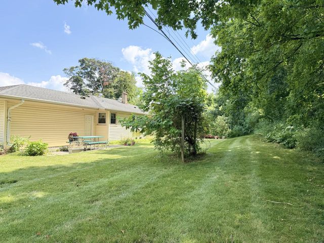 875 Anthony LANE, Brookfield, WI 53045