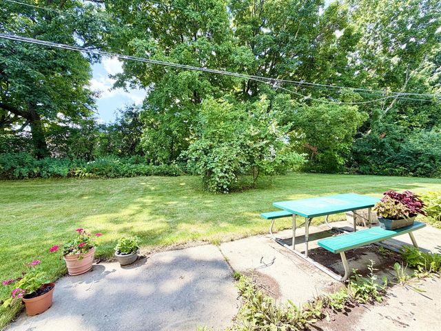 875 Anthony LANE, Brookfield, WI 53045