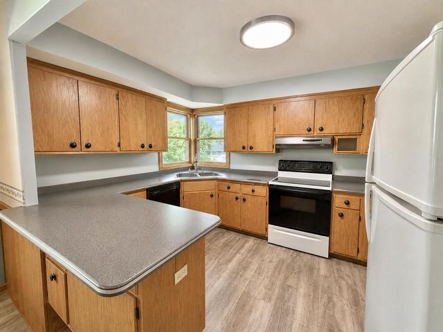 875 Anthony LANE, Brookfield, WI 53045