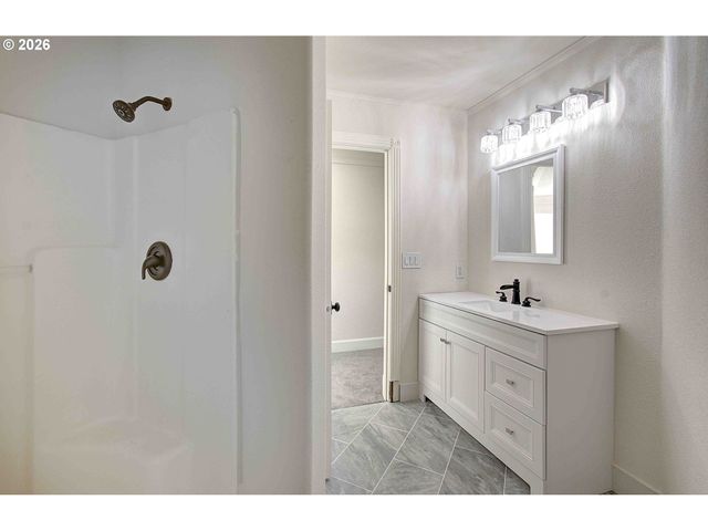 130 UPLAND Dr, Woodland, WA 98674