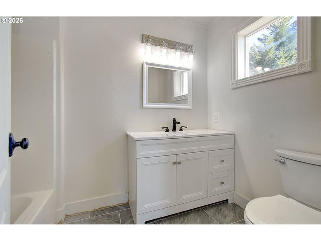 130 UPLAND Dr, Woodland, WA 98674