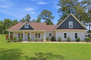 277 B and B Loop Road, Raeford, NC 28376