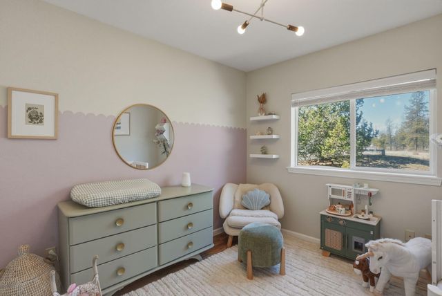 55601 Swan Road, Bend, OR 97707