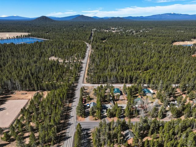 55601 Swan Road, Bend, OR 97707