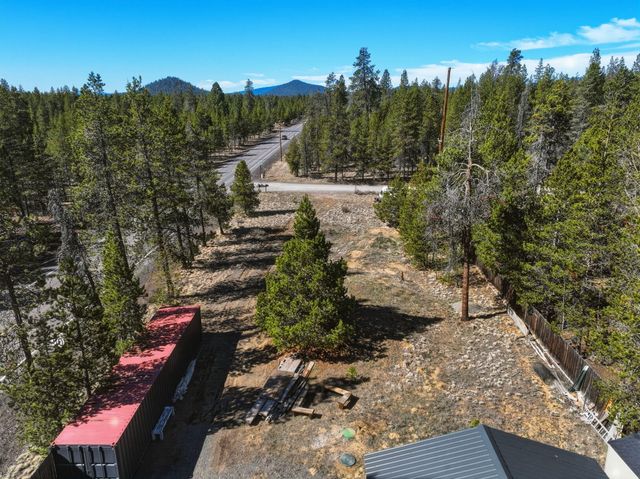 55601 Swan Road, Bend, OR 97707