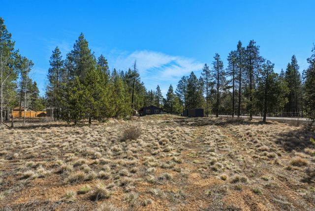 55601 Swan Road, Bend, OR 97707