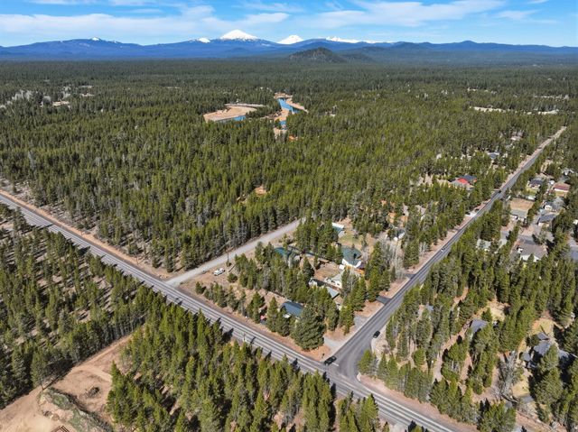 55601 Swan Road, Bend, OR 97707