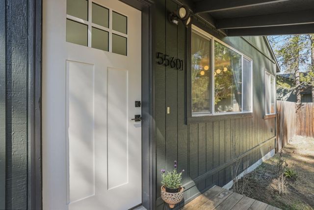 55601 Swan Road, Bend, OR 97707