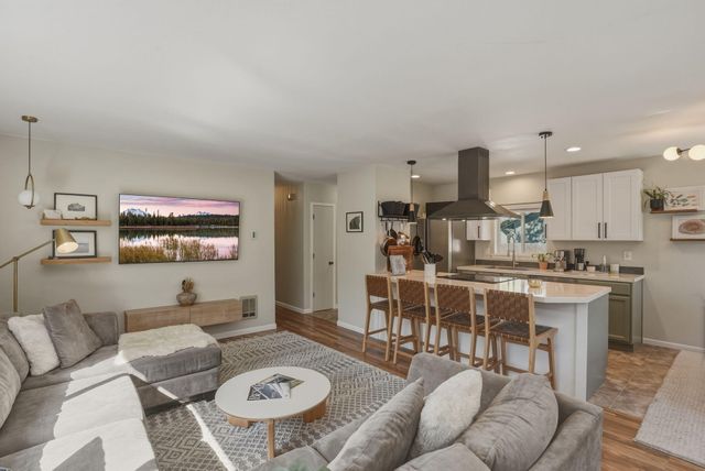 55601 Swan Road, Bend, OR 97707