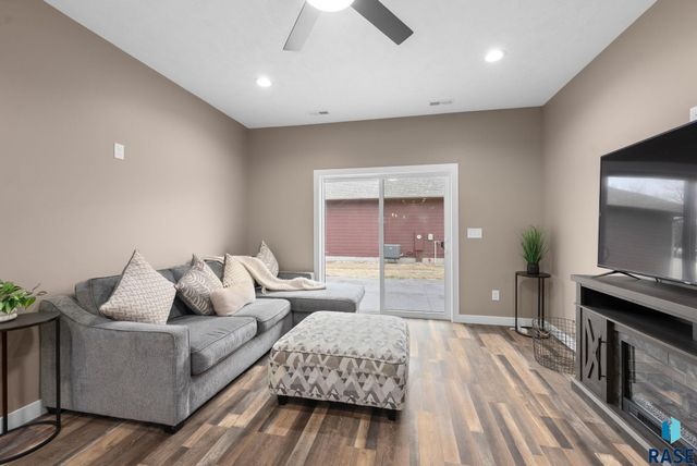 704 N Clark St Street, Lennox, SD 57039