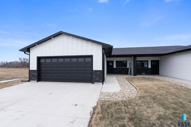 704 N Clark St Street, Lennox, SD 57039