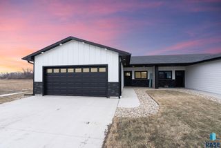 704 N Clark St Street, Lennox, SD 57039