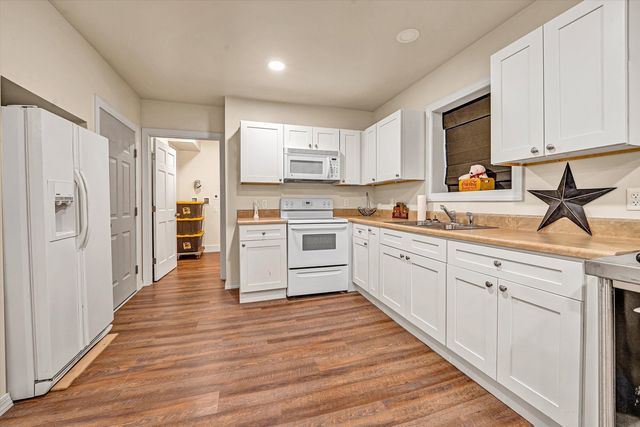 2866 Rucker RD, Moneta, VA 24121