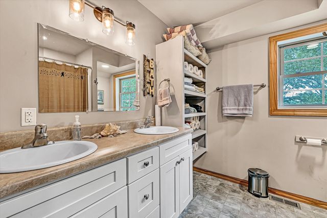 2866 Rucker RD, Moneta, VA 24121