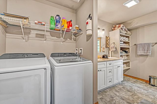 2866 Rucker RD, Moneta, VA 24121