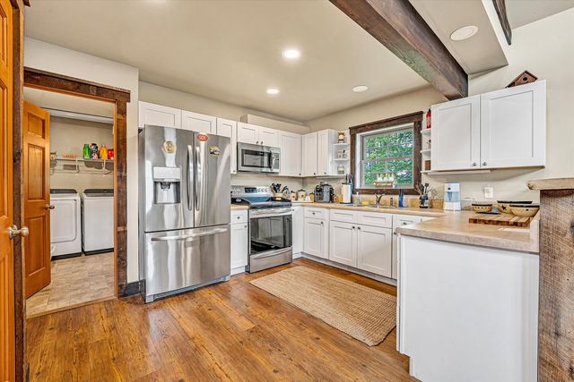 2866 Rucker RD, Moneta, VA 24121