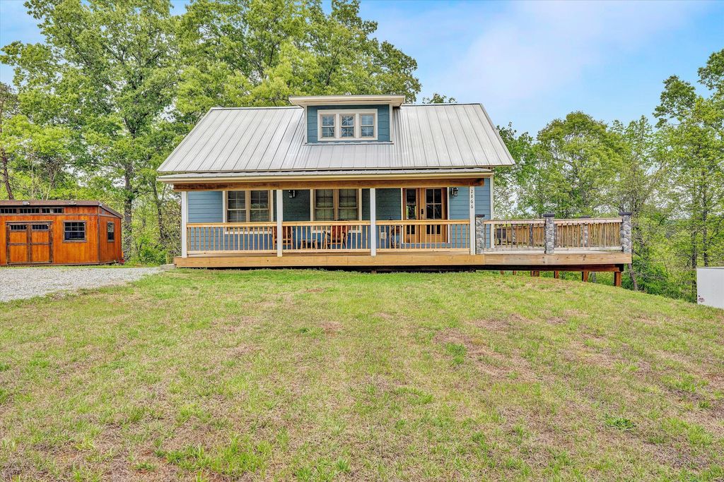 2866 Rucker RD, Moneta, VA 24121