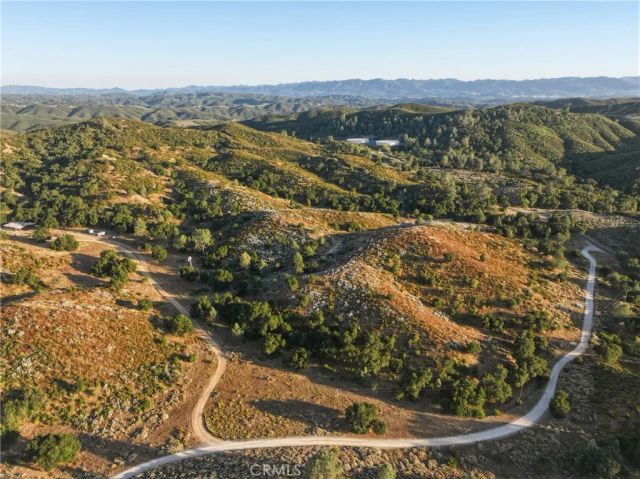 5885 Lion Ridge, Creston, CA 93432