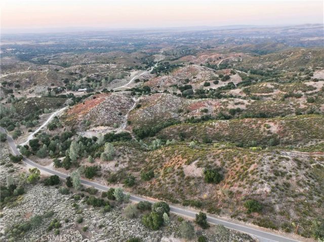 5885 Lion Ridge, Creston, CA 93432
