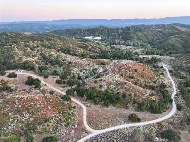 5885 Lion Ridge, Creston, CA 93432