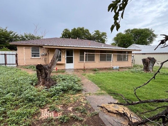 136 NW Avenue F, Hamlin, TX 79520