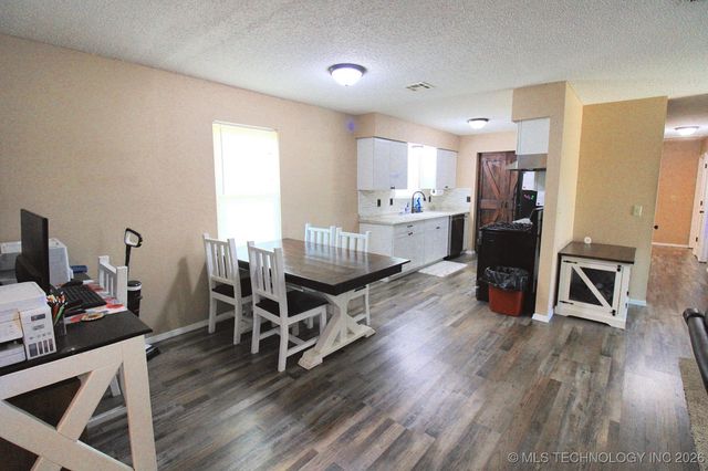 1518 E Hogner Street, Tahlequah, OK 74464