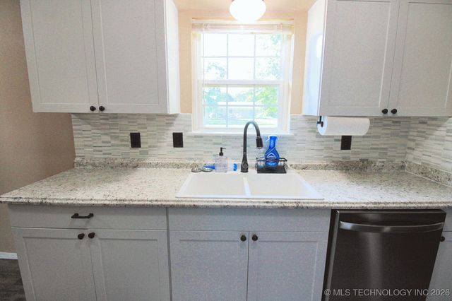 1518 E Hogner Street, Tahlequah, OK 74464