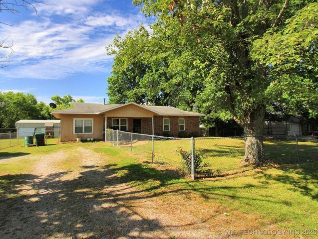 1518 E Hogner Street, Tahlequah, OK 74464