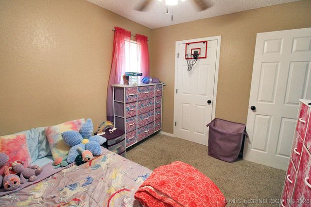 1518 E Hogner Street, Tahlequah, OK 74464