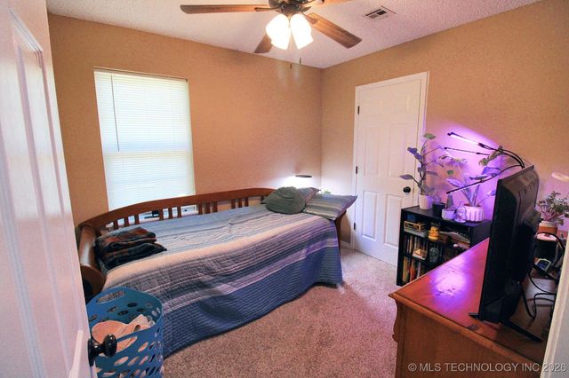 1518 E Hogner Street, Tahlequah, OK 74464