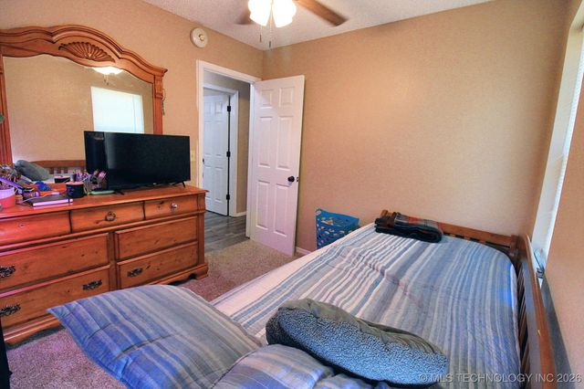 1518 E Hogner Street, Tahlequah, OK 74464