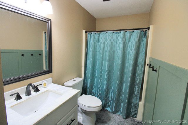 1518 E Hogner Street, Tahlequah, OK 74464