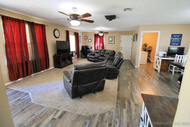 1518 E Hogner Street, Tahlequah, OK 74464