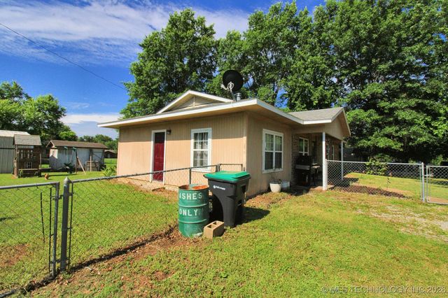 1518 E Hogner Street, Tahlequah, OK 74464