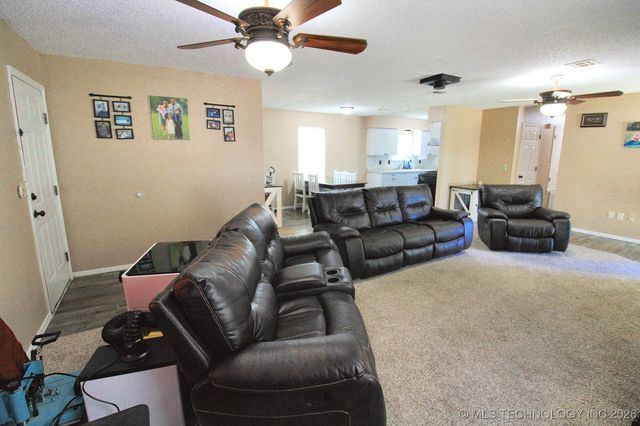 1518 E Hogner Street, Tahlequah, OK 74464