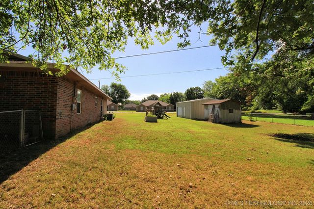 1518 E Hogner Street, Tahlequah, OK 74464