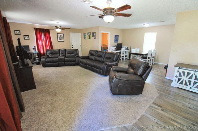 1518 E Hogner Street, Tahlequah, OK 74464