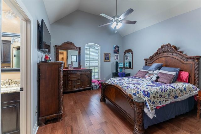 232 Anaqua Dr, Orange Grove, TX 78372