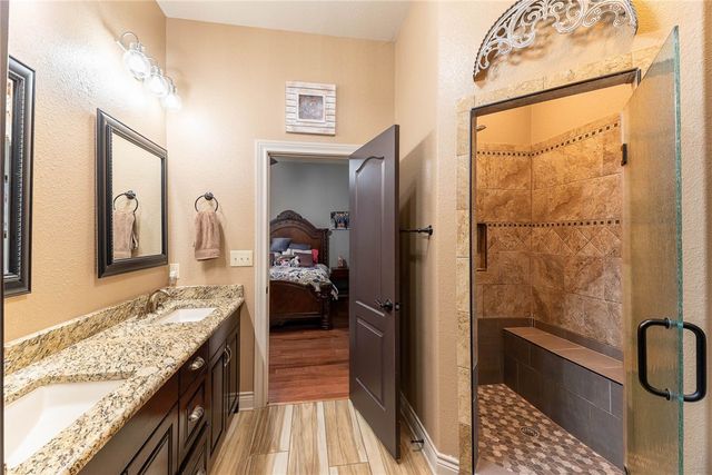 232 Anaqua Dr, Orange Grove, TX 78372