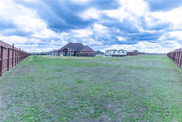 232 Anaqua Dr, Orange Grove, TX 78372