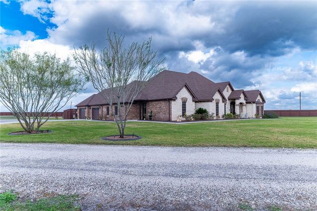 232 Anaqua Dr, Orange Grove, TX 78372