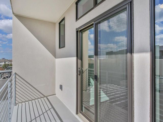 2401 Crawford Street A-213, Houston, TX 77004